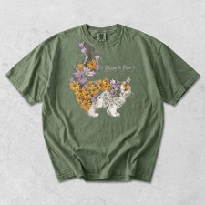 Trendy Cute Cat Lover Comfort Tee picture