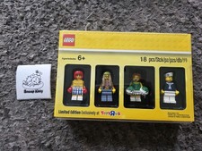 LEGO 5004941 Classic Minifigure Collection 2017 Toys R Us Exclusive 4-Pack picture