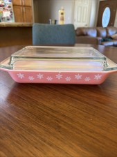 JAJ Pyrex Pink Gaiety Snowflake 548 Shallow Space Saver. Bright & Shiny W/lid picture
