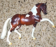 Breyer Plastic Model Horse Figurine Figure Brown & White Pinto MISSING STAND picture
