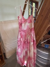 One and Ones Collective Women’s 8 Pink Floral Sweetheart Strappy Midi Chiffon picture