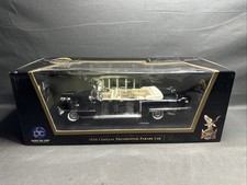 Presidential Series 1956 Cadillac Presidential Parade Car, Scale 1:24, Die-cast picture