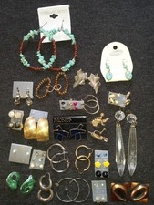 Lot of 33 pairs of earrings - victorian vintage copper Monet nice lot picture