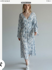 NWOT VINCE. Size L Dahlia Floral Print Midi Dress $425 picture