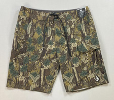 Men's Volcom Mod-Tech Mid Length Camo Board Shorts Swim picture