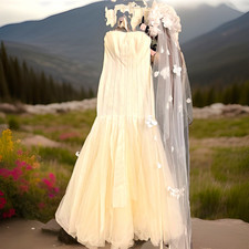 Vintage vera wang bridal veil wedding dress Ivory Strapless Sleeveless picture