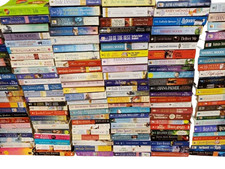 Lot of 30 Romance PBs – Women’s Fiction & Romance picture