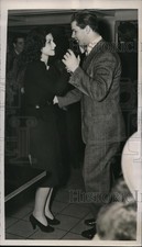 1939 Press Photo New York Brenda Frazier & Ray Higgings at Bon Voyage party NYC picture