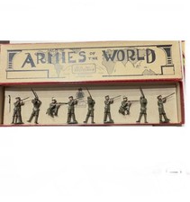 W.Britain #1260 British Infantry Standing, Kneeling, Lying Position (9 Figures) picture