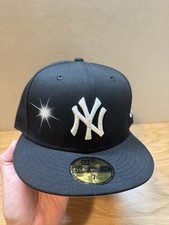 New Era X Ay El Ay En NY Yankees Black Fitted Hat Grey Brim Size 7 Airbrush picture