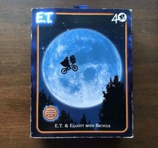 NECA E.T. 40th Anniversary Elliott And E.T. On Bicycle 7 Inch Scale Action Figur picture