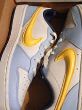 Nike Unisex Size 7  Low Top Athletic Sneakers Leather Lace Up White/Blue picture