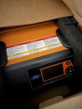 Ford Dealership Hybrid Rescuer Charger Brand New XRC-3363 picture
