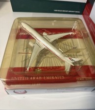 Phoenix United Arab Emirates Boeing 777-300 1:400 old livery picture