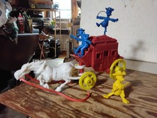 HTF  1950s Auburn Disney STAGECOACH Figures Playset Donald Goofy Sheriff picture