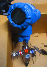 ROSEMOUNT 2051TG2X2B21PWA3WP5S5M5 PRESSURE TRANSMITTER + 0306RT22AA11 MANIFOLD picture