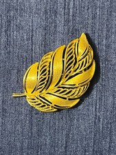 Vintage Crown Trifari Gold-Tone Leaf Brooch, Signed Openwork Botanical Pin picture