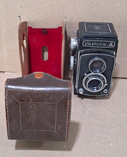 Yashica Yashica-A TLR Twin Lens Reflex 120mm Film Camera Black w/ Leather Case picture