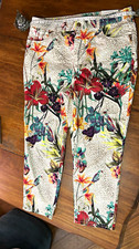 Chico's Platinum Slim Fit Cropped Jeans Floral Print Stretch 5-Pocket Sz 2 picture