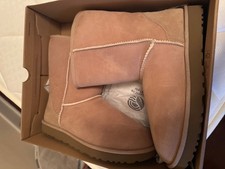 uggs boots size 10 picture