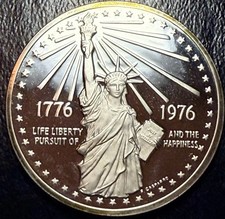 Vintage 1976 US Mint Sterling Silver Bicentennial Statue of Liberty Coin Medal picture