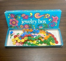 Vintage 1971 Milton Bradley Daisy Snaps Beads Toy Jewelry Box by Whiting picture