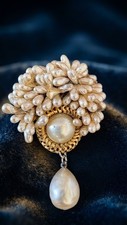 Miriam Haskell unsigned 1940’s Brooch picture