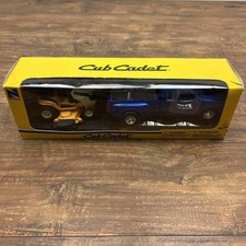 New Ray 1:24th Scale Cub Cadet LTX 1050 Garden Tractor, #SS-05663 Diecast NIB picture