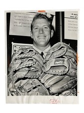 Vintage 1964 Mickey Mantle Rawlings Baseball Glove NY Yankees Type 1 Press Photo picture