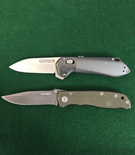 Lot of 2 Gerber knives 8970619A 2.5