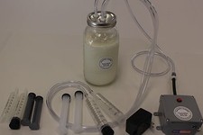 Goat Sheep Cow Vacuum-Pulse Milk Machine The Brute Milking Kit™ One Half Gallon picture
