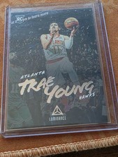2018-19 Panini Chronicles - Luminance Trae Young #139 Green (RC) picture