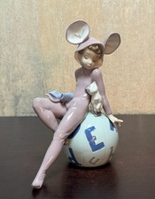 Lladro 5882 Restful Mouse Girl with Kitten Figurine Retired Spain 7.5