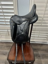 Aviar Rook 2.0 Dressage Saddle 17.5