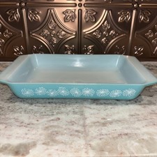 Vintage JAJ Pyrex Gaiety Turquoise Daisy 2161 Shallow Spacesaver No Lid EUC picture