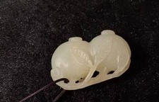 Old Chinese Hetian jade pendant picture