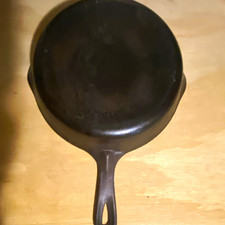 Vintage Wagner Cast Iron No. 1056 W Skillet Black Long Handle Pour Spouts picture
