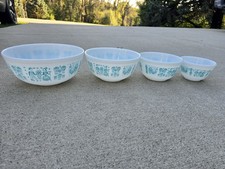 Vintage Pyrex Turquoise Butterprint Mixing Bowls - Complete Set picture