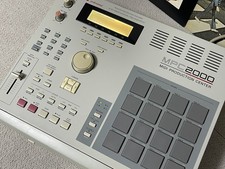 AKAI Professional MPC2000 16-Bit MIDI Production Center Sampler Tested Working picture
