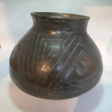 Vintage Southwest Pueblo Style Black-on-Black Pottery Olla Jar 8