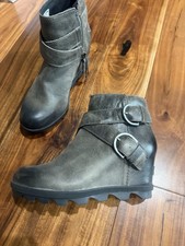 Sorel Wedge Boot, Size 6 picture