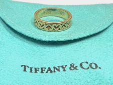 Vintage Tiffany & Co. 18K 750 Solid Yellow Gold Heart Shape Band Ring picture