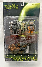 Vintage -Mezco Toyz - Mez-Itz - Alien - Diorama Playset - With Figures - NEW picture