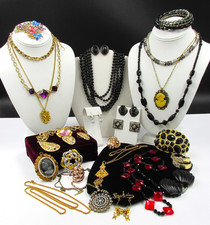 Estate Jewelry Lot Vintage to Modern Rhinestones Singed & Unsigned Classic Mix picture