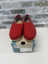 Tom’s Women Classic Flat Shoe Red Loafers Canvas Size 8.5 Slip On Alpargata NWT picture