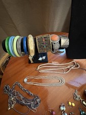 Vintage jewelry Lot picture