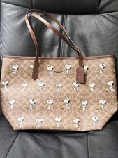 Coach X Peanuts City Tote Bag In Signature Canvas With Snoopy Print CBJ89 NWT picture