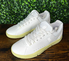 On THE ROGER Advantage Women’s 5 Low Top Lace Up Sneakers White/Beige Solid picture