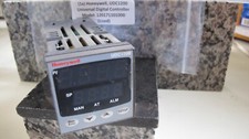 (1x) Honeywell, UDC1200, Universal Digital Controller, UDC120171101000 picture
