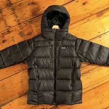 Patagonia Fitz Roy Down Hoody Men’s Medium Black Puffer Jacket Excellent picture